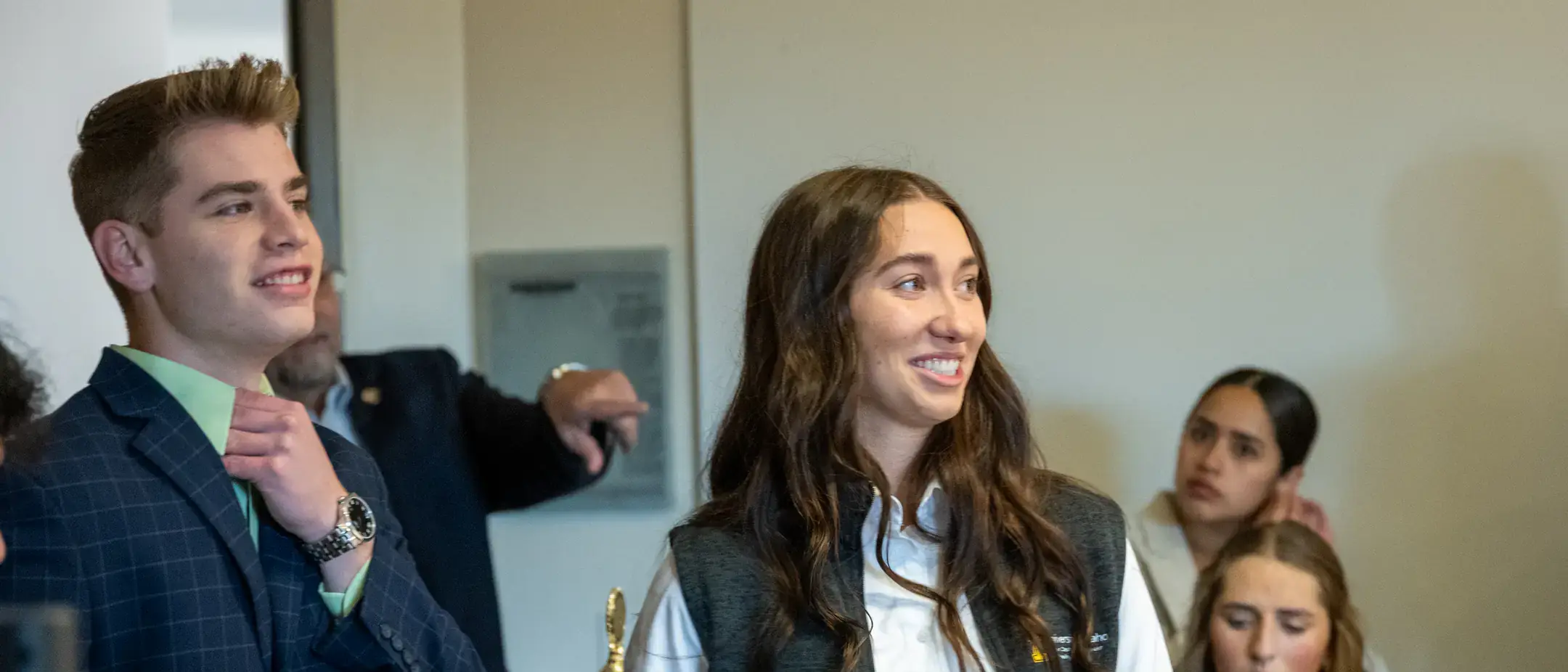 During the summer, the Barker Capital Management and Trading Program’s trading room underwent a full renovation and technology upgrade. The College of Business and Economics hosted a dedication ceremony for the trading room in Rotchford “Rotchy” Barker’s name on Monday, October 27, 2025 in the J. A. Albertson Building.