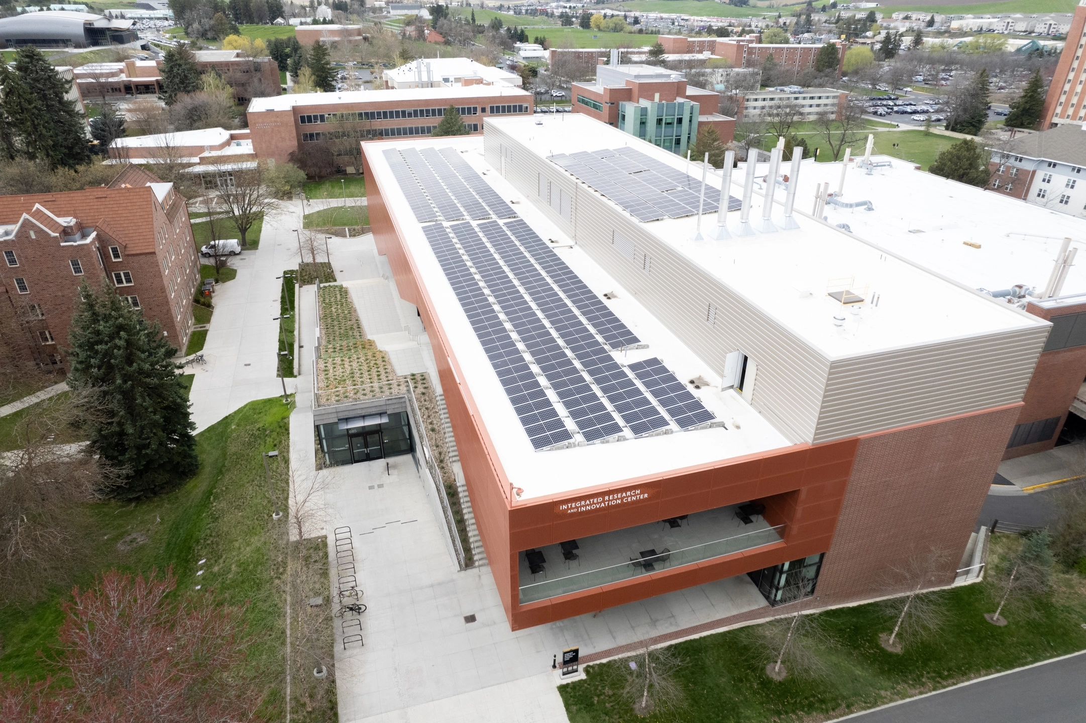 The solar array on top of the Integrated Research and Innovation center on the University of Idaho Campus.