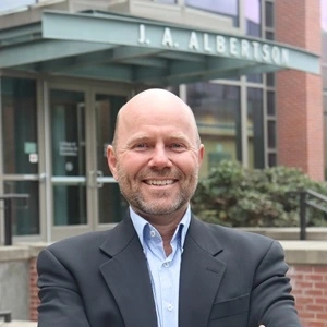 Portrait of Jeff Bailey