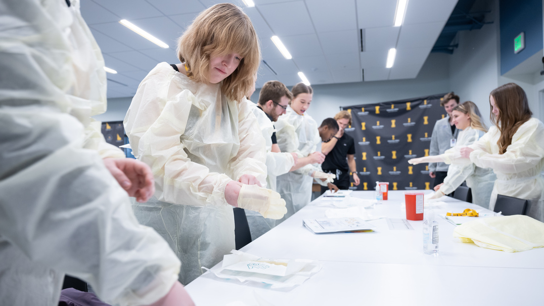 Doc for a Day workshops take place at the D.A. Huckabay M.D. Medical Education Building (formerly the WWAMI building). Idaho WWAMI medical students volunteer and introduce skills such as ultrasound, suturing and physical exam basics to regional students in grades 8-12.