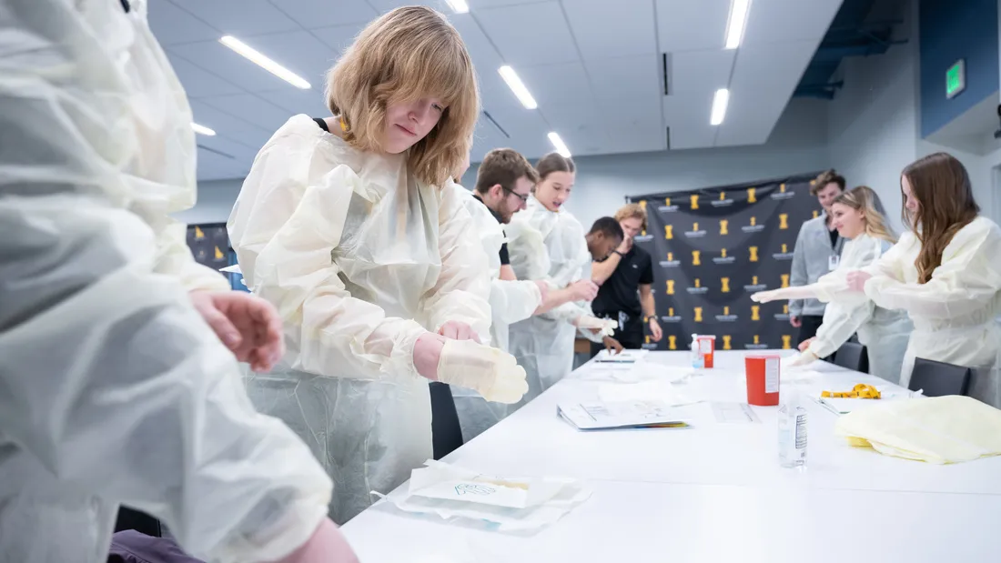 Doc for a Day workshops take place at the D.A. Huckabay M.D. Medical Education Building (formerly the WWAMI building). Idaho WWAMI medical students volunteer and introduce skills such as ultrasound, suturing and physical exam basics to regional students in grades 8-12.