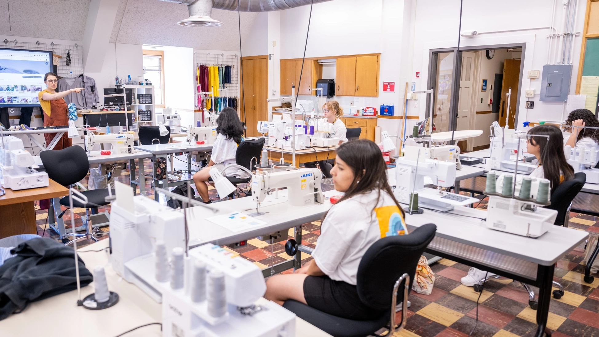 Summer Design Days, you will explore a wide range of art and design disciplines through hands-on projects in dynamic workshops led by our world-class faculty for High School students.