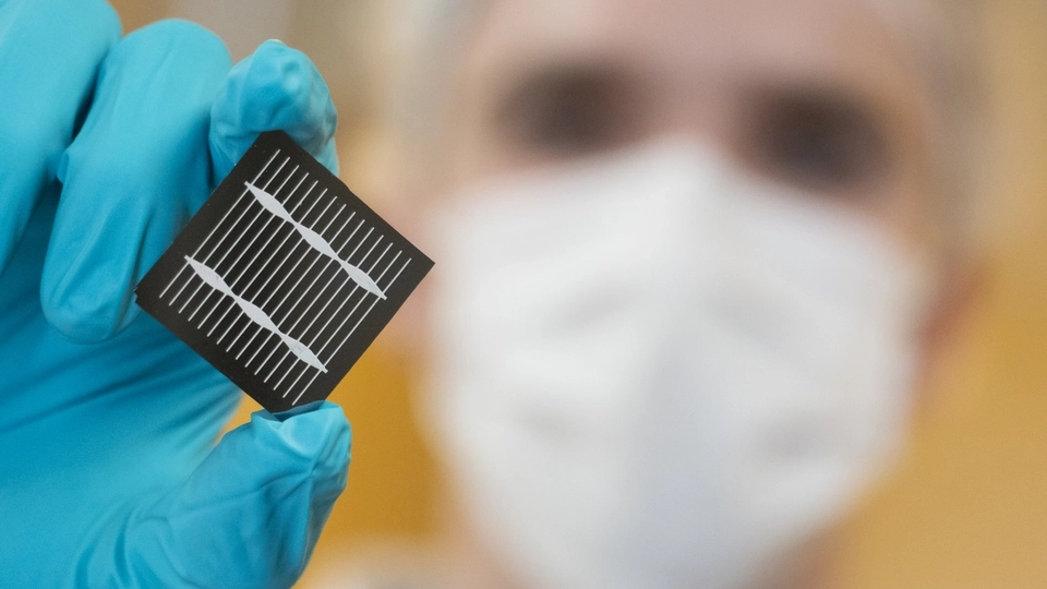 A group of electrical engineering seniors are developing a high-efficiency solar cell, an individual unit of a solar panel that converts sunlight to electricity, in the college’s state-of-the-art clean room. The solar cell will act as a tool to open access to undergraduate students interested in working in semiconductor manufacturing and in a clean room setting.