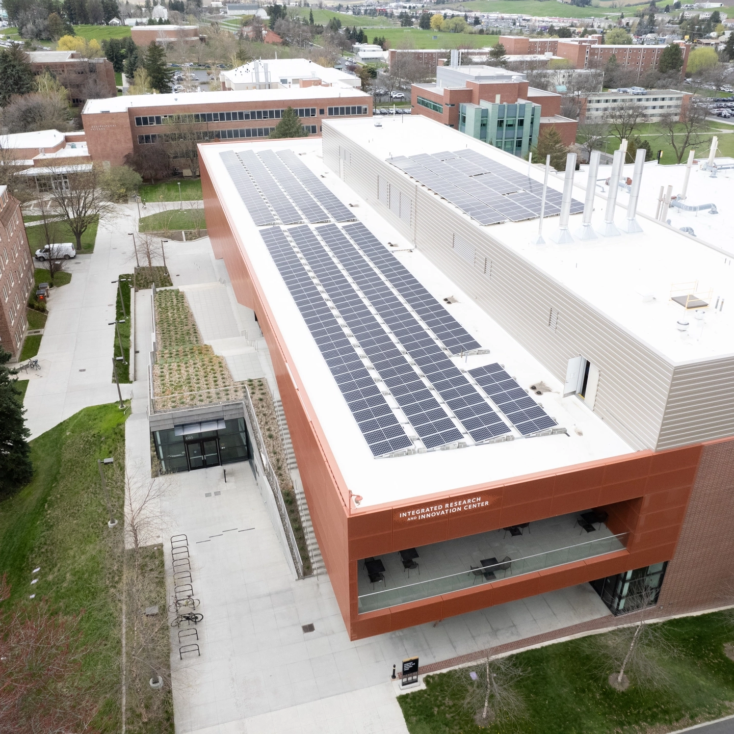 The solar array on top of the Integrated Research and Innovation center on the University of Idaho Campus.