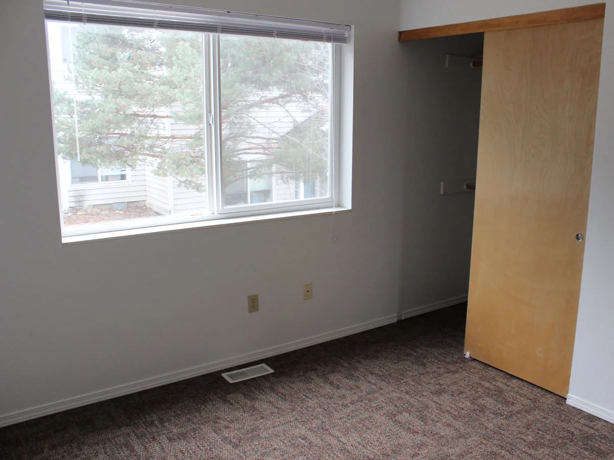 South Hill Vista bedroom
