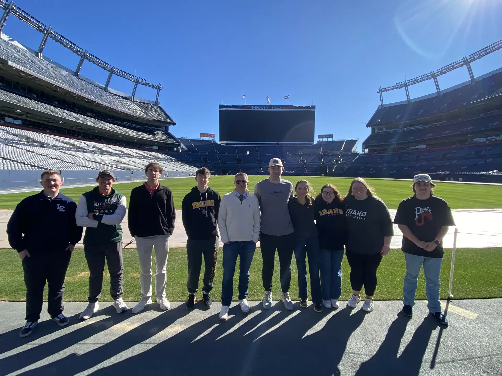 On February 26-27, 2026, three undergraduates and two faculty members, were in Denver, Colorado for the Sports Sale Workshop and Job Fair (SSWJF), an event designed to give undergraduate students hands-on experience in one of the industry’s most competitive fields. The trip combined professional development workshops, networking opportunities and a couple of sports outings. 