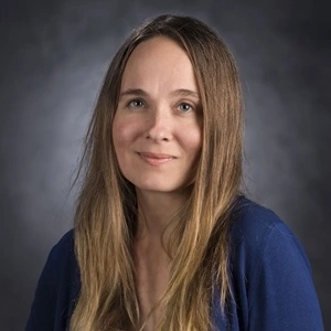 Portrait of Elowyn Yager