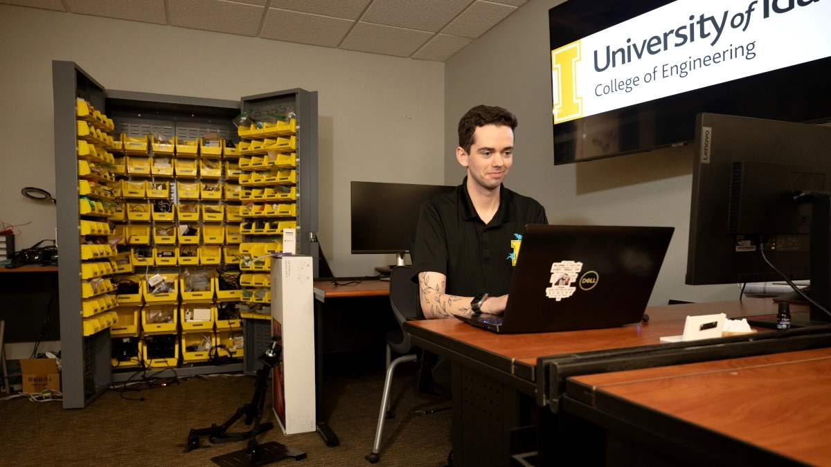 Lief Huender works at a computer