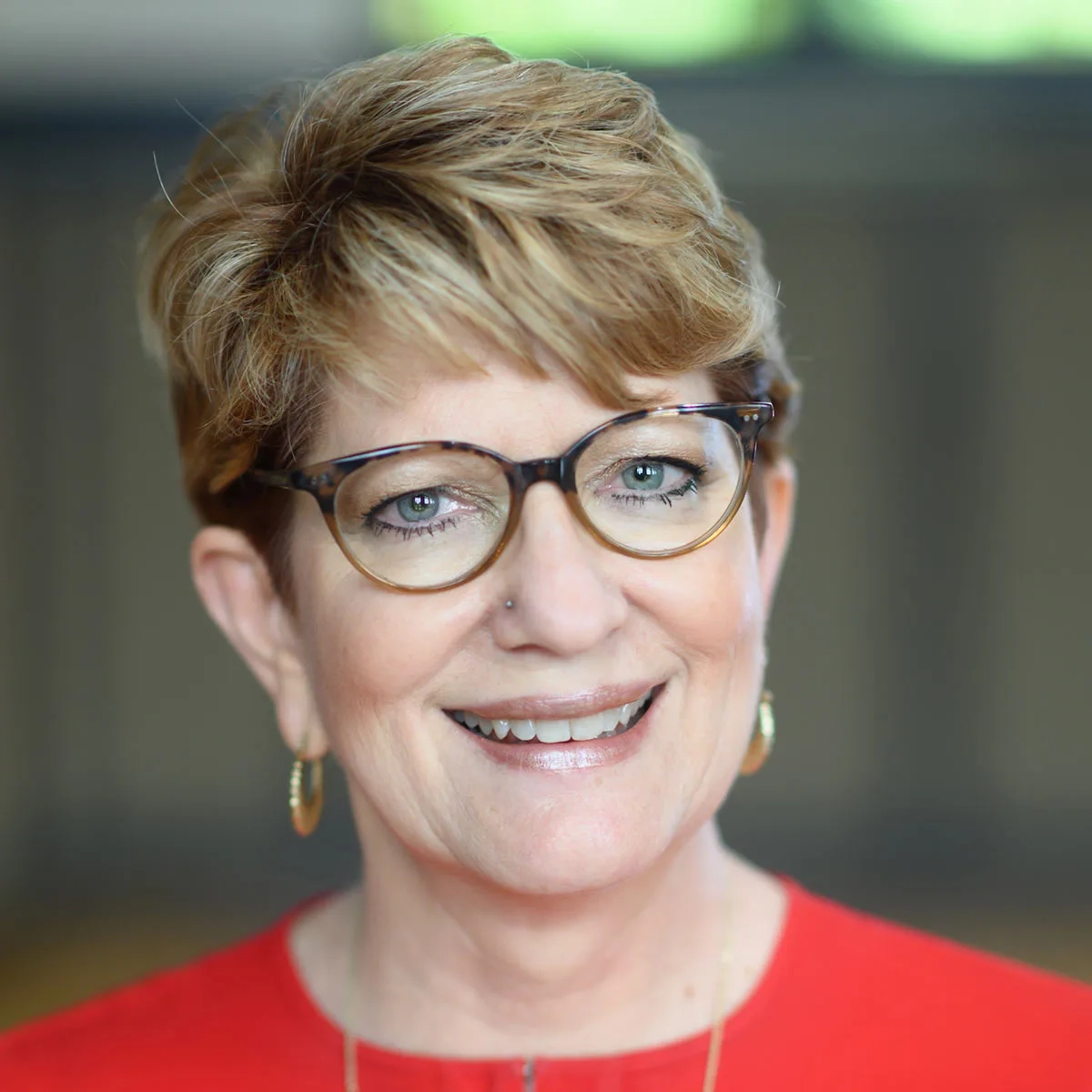 Portrait of Lori Conlon Khan