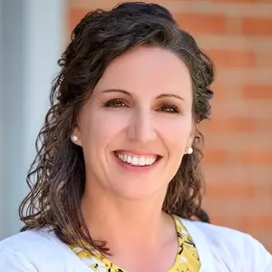 Portrait of Hillary Smith