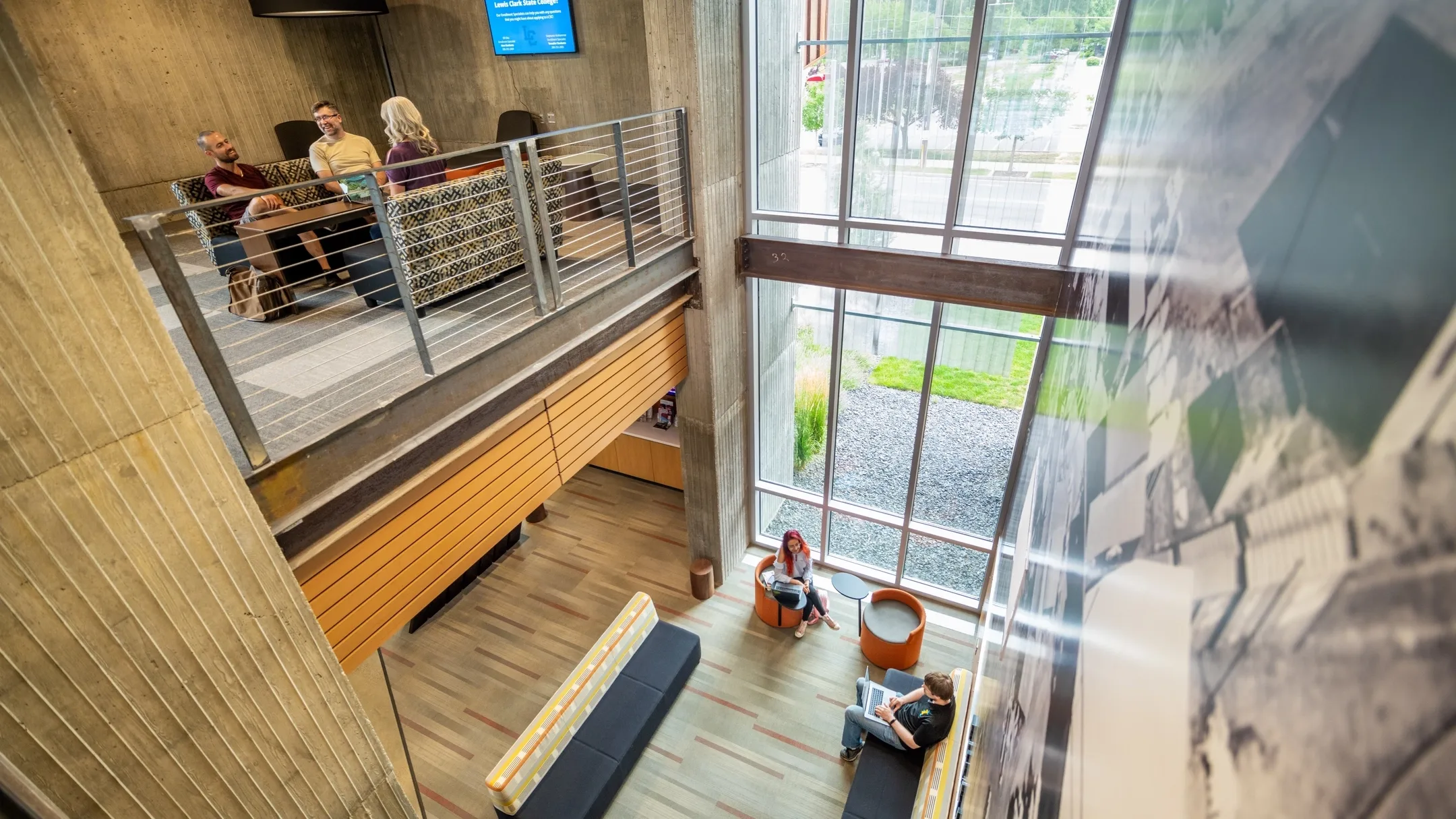 University of Idaho Coeur D'Alene students in the NIC DeArmond building
