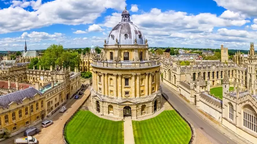 A skyline view of Oxford University, with the circular library, Radcliffe Camera, at the center.