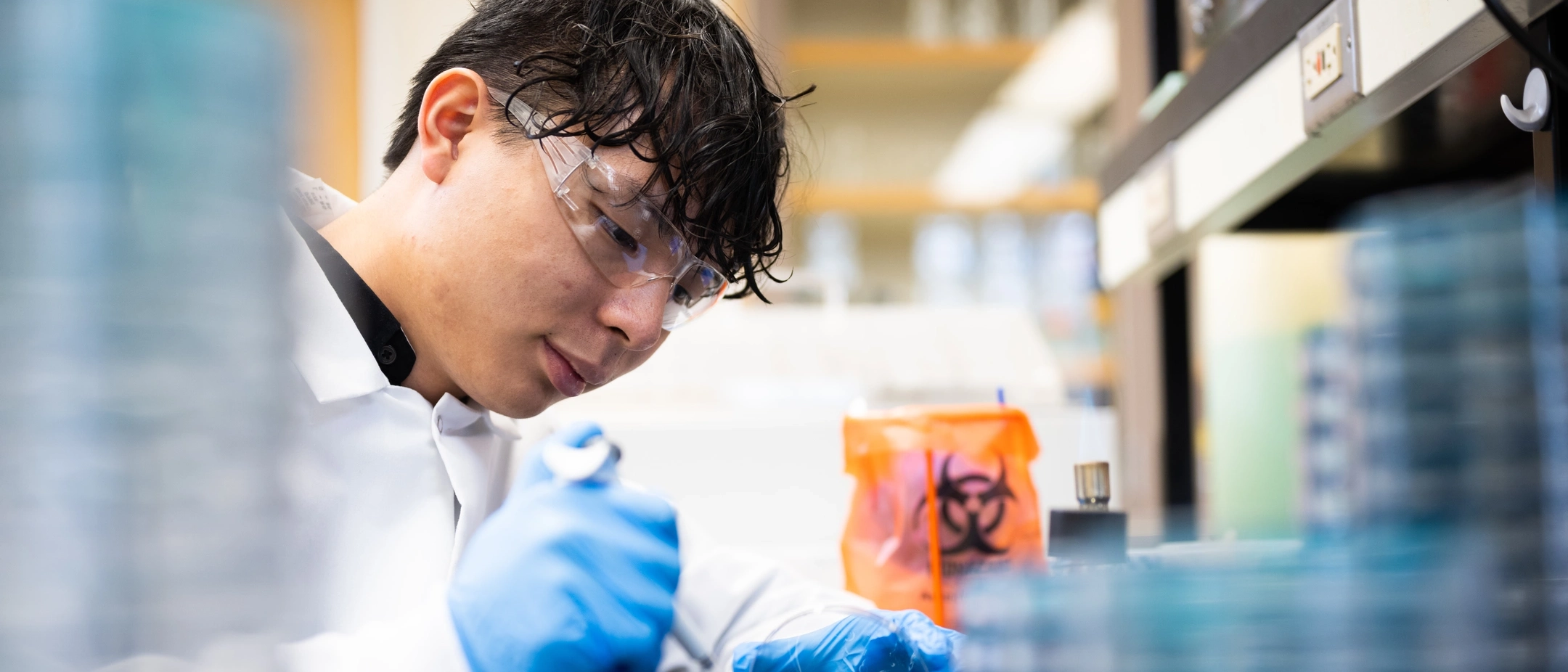 Ӱֱ College of Science student Zhenhao (Victor) Zhong. Victor is a senior studying Biochemistry and a 2022 Goldwater Scholar which he was awarded for his research in microbiology.