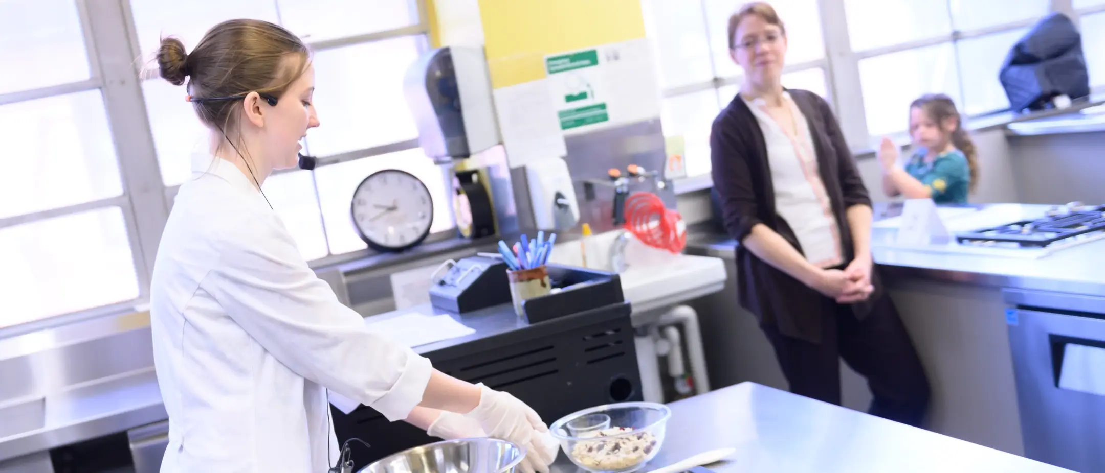 Faculty and students in Family and Consumer Sciences hold a workshop about nutrition for elementary students in the foods lab in the Niccolls building.