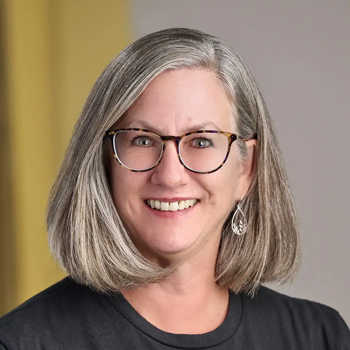 Laura Jackson portrait