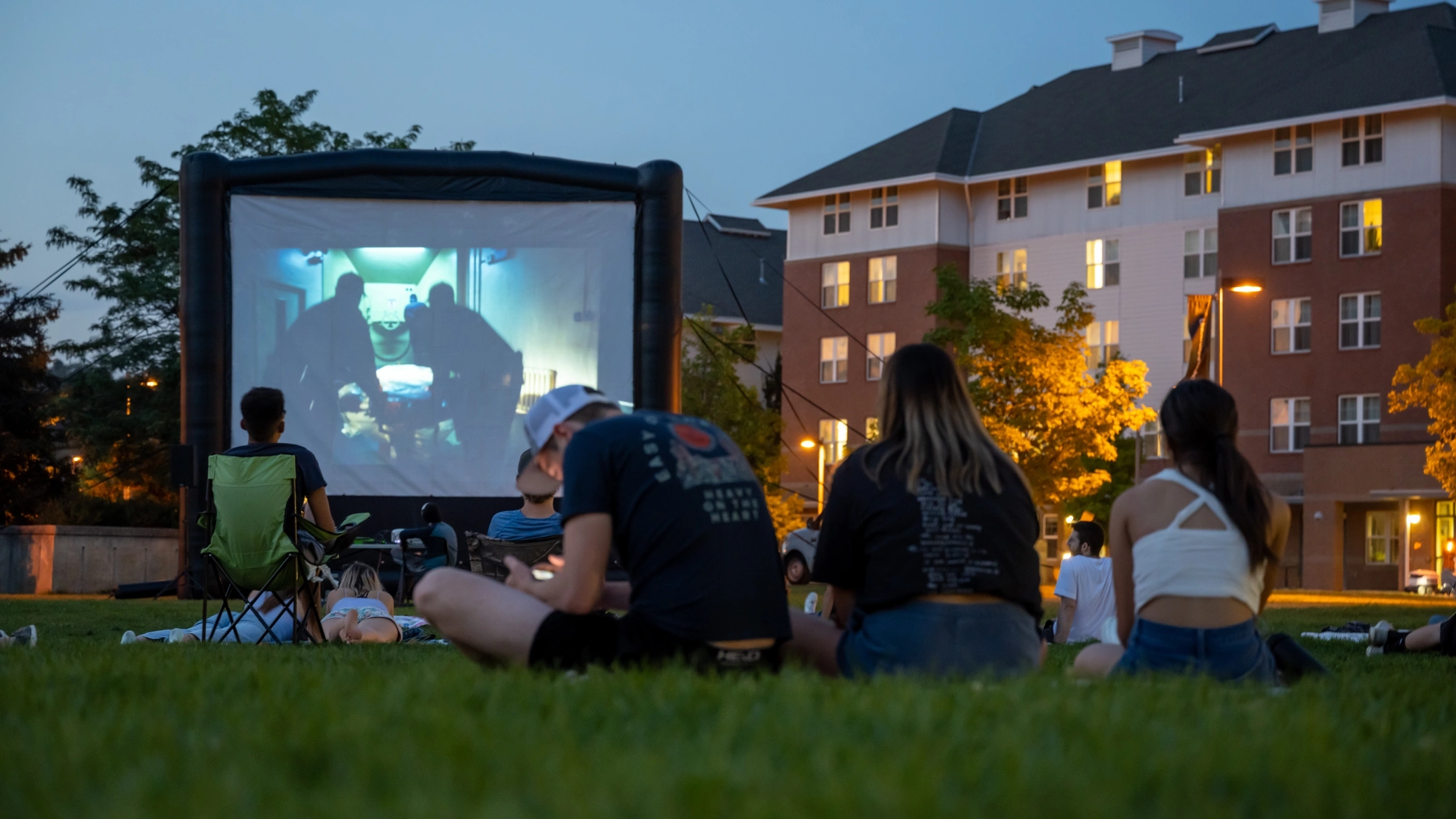 New Student Orientation Screen on the Green