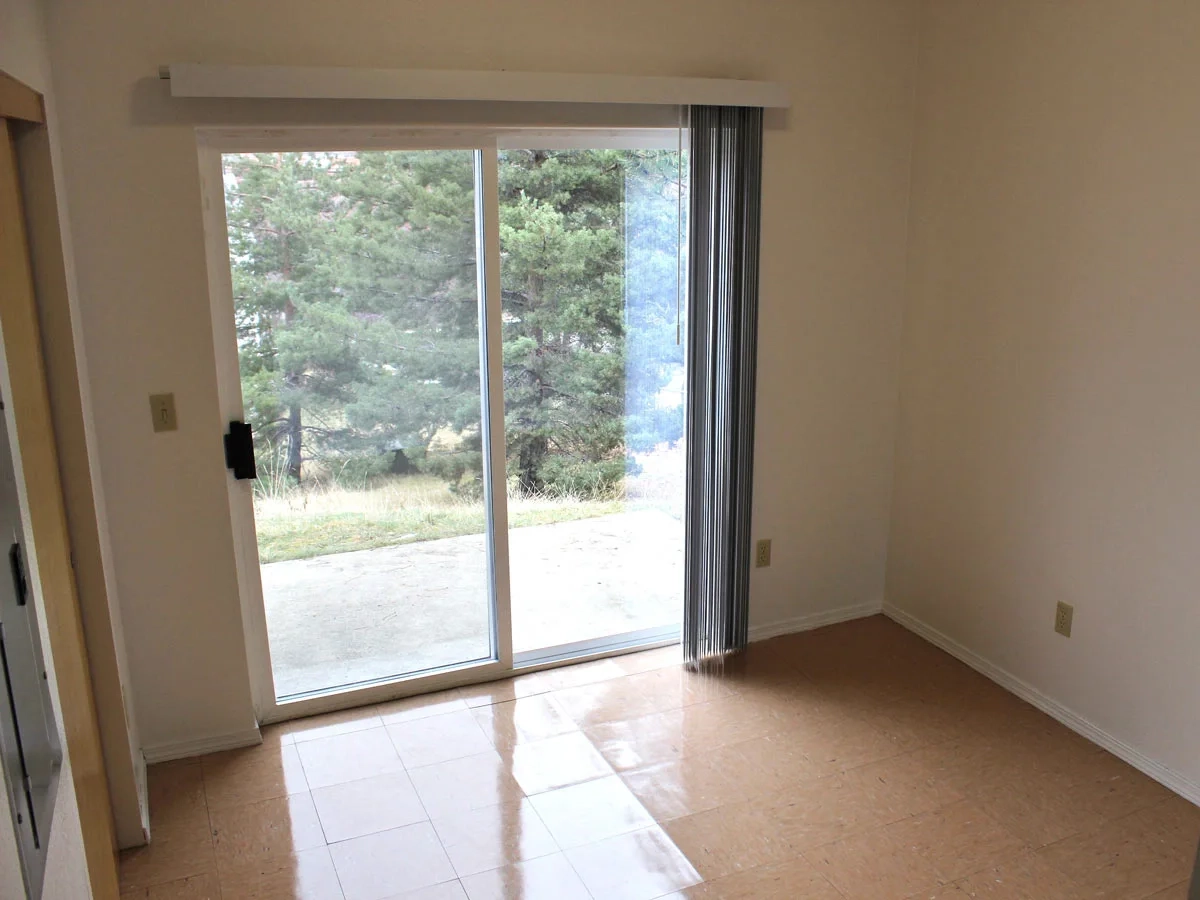South Hill Vista dining room