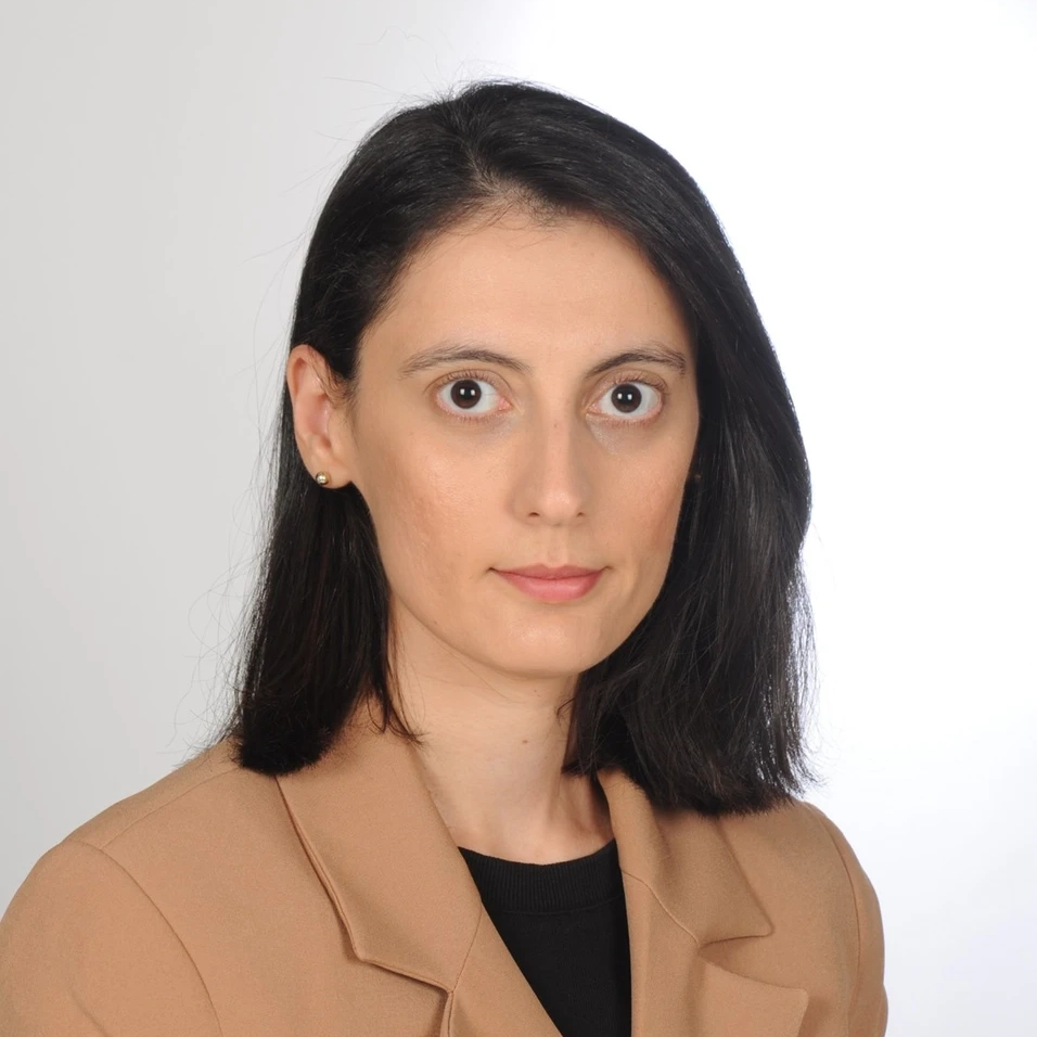 Emine Ari.jpg