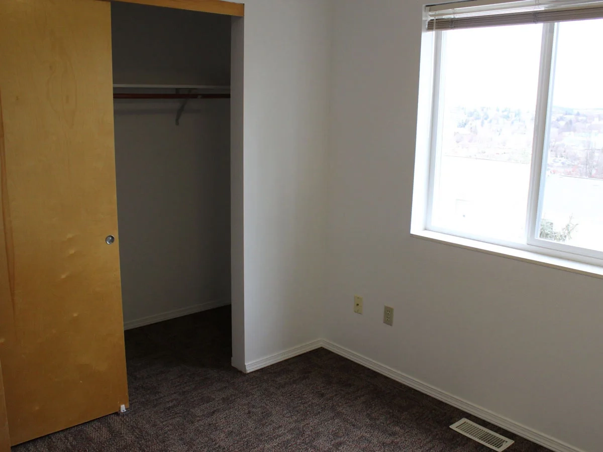 South Hill Vista bedroom