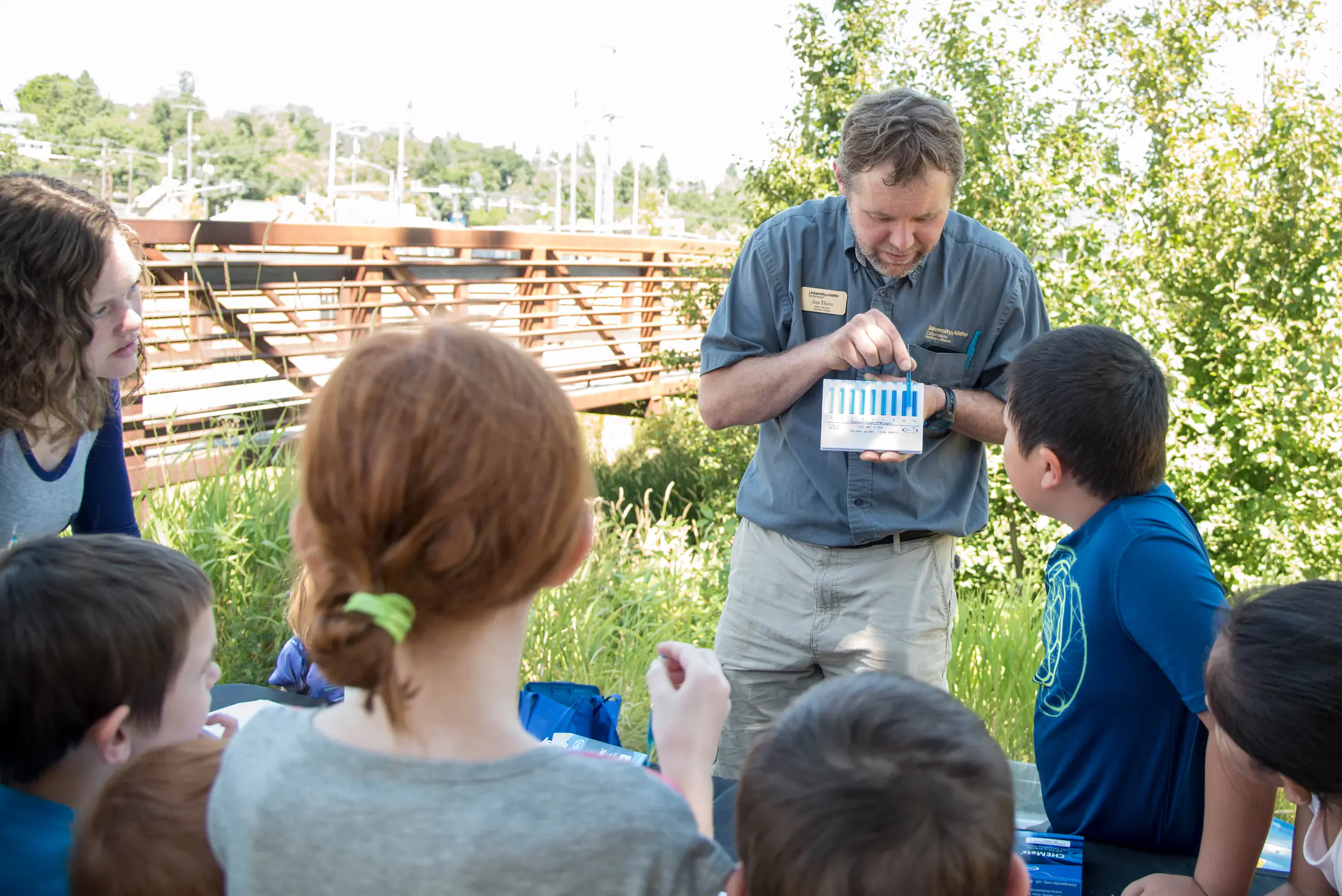 CALS Summer of Science Program event teaching kids about water life.Water priority extension topic photos and files