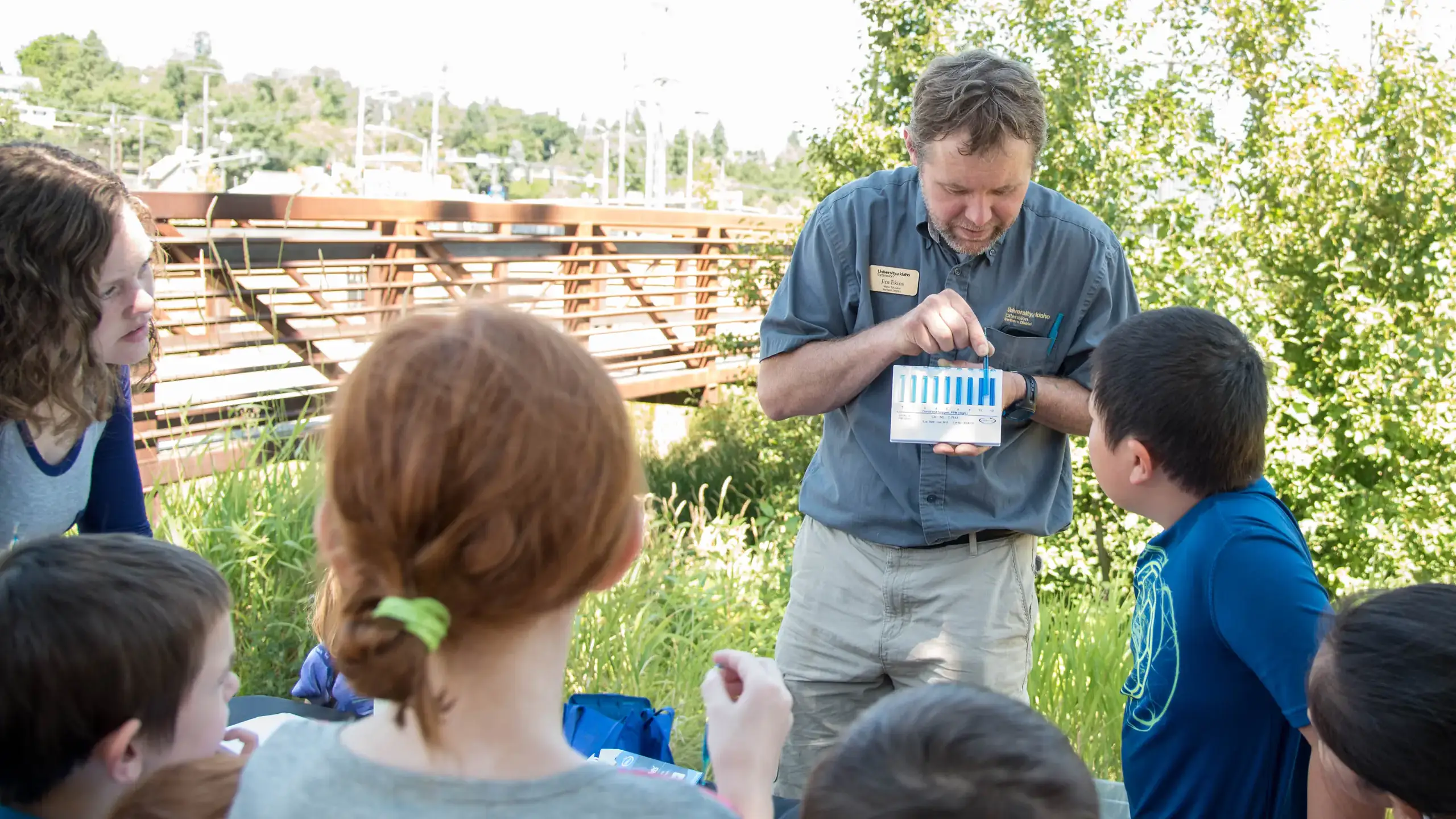 CALS Summer of Science Program event teaching kids about water life.Water priority extension topic photos and files