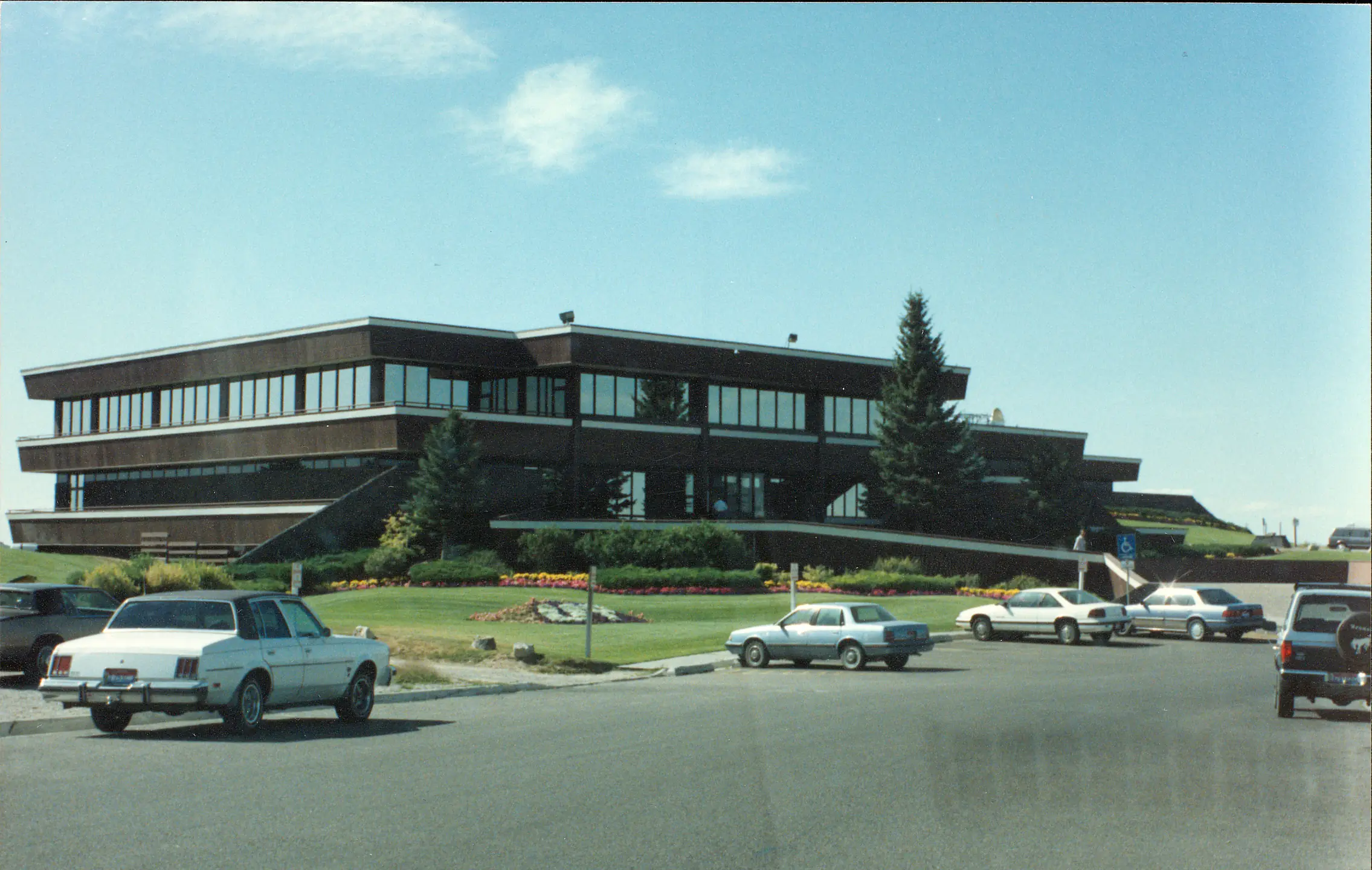 A grainy historical photo of a building with Brutalist architecture.