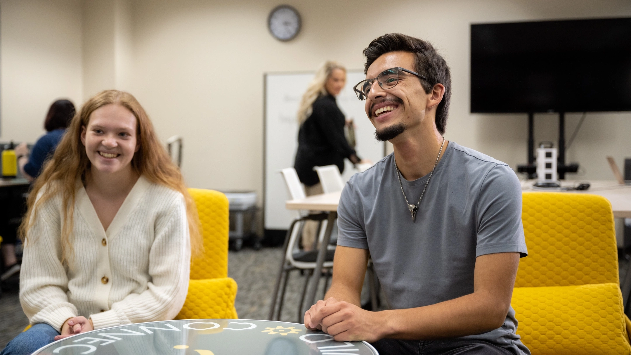Student Raziel Sepulveda in the University of Idaho Library CDIL, Center for Digital Inquiry and Learning.