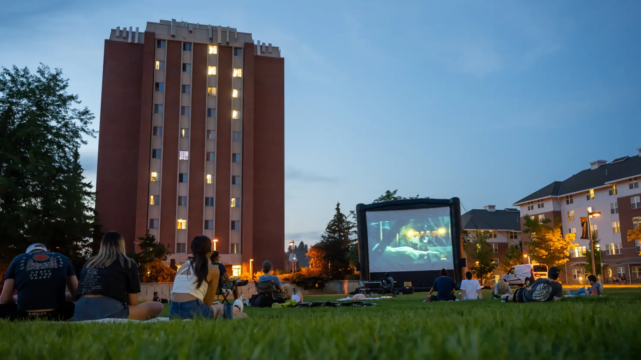 New Student Orientation Screen on the Green