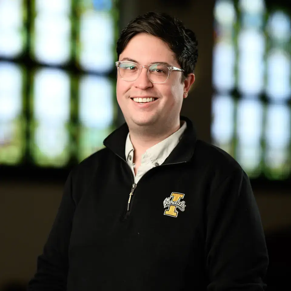 Portrait of Evan Stoor.