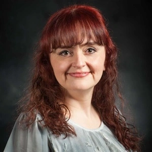 Portrait of Renae Shrum