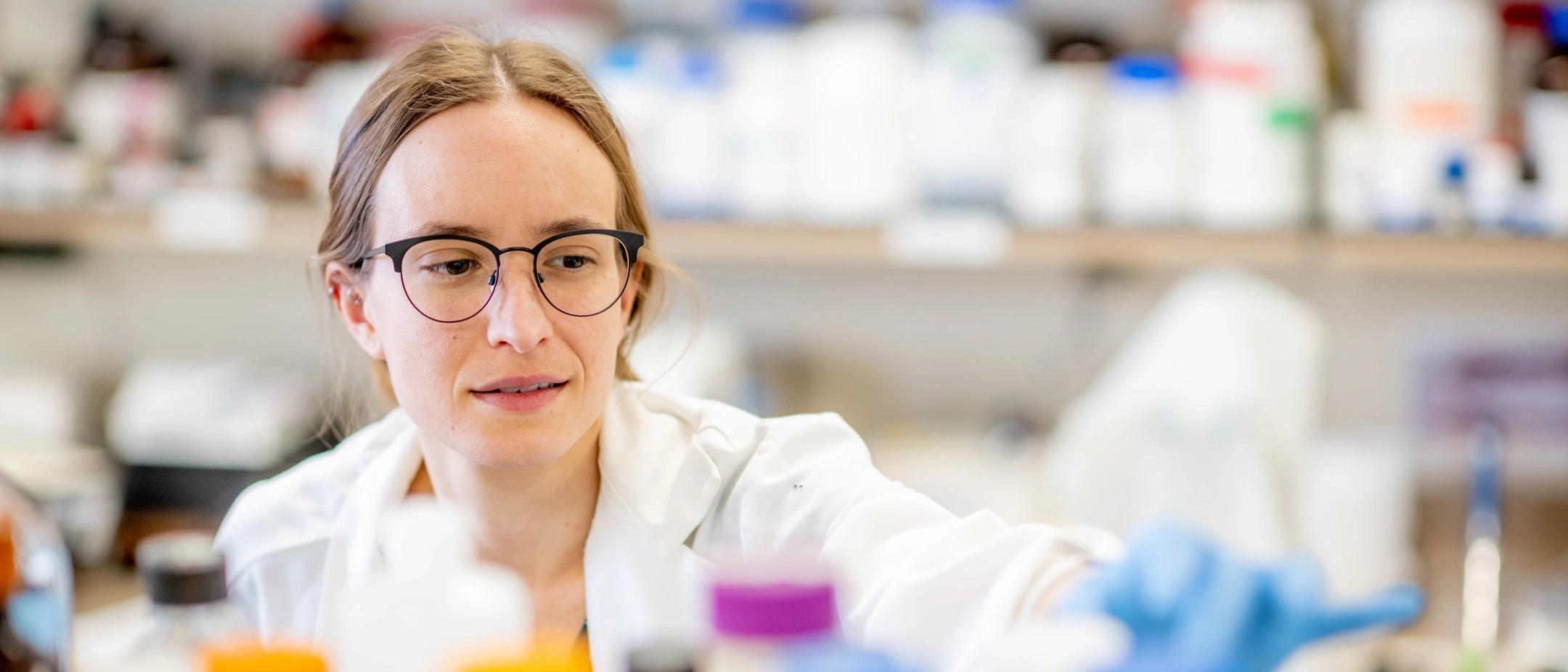 A feature image portrait of Molly Murphy a medical sciences student doing research in COS