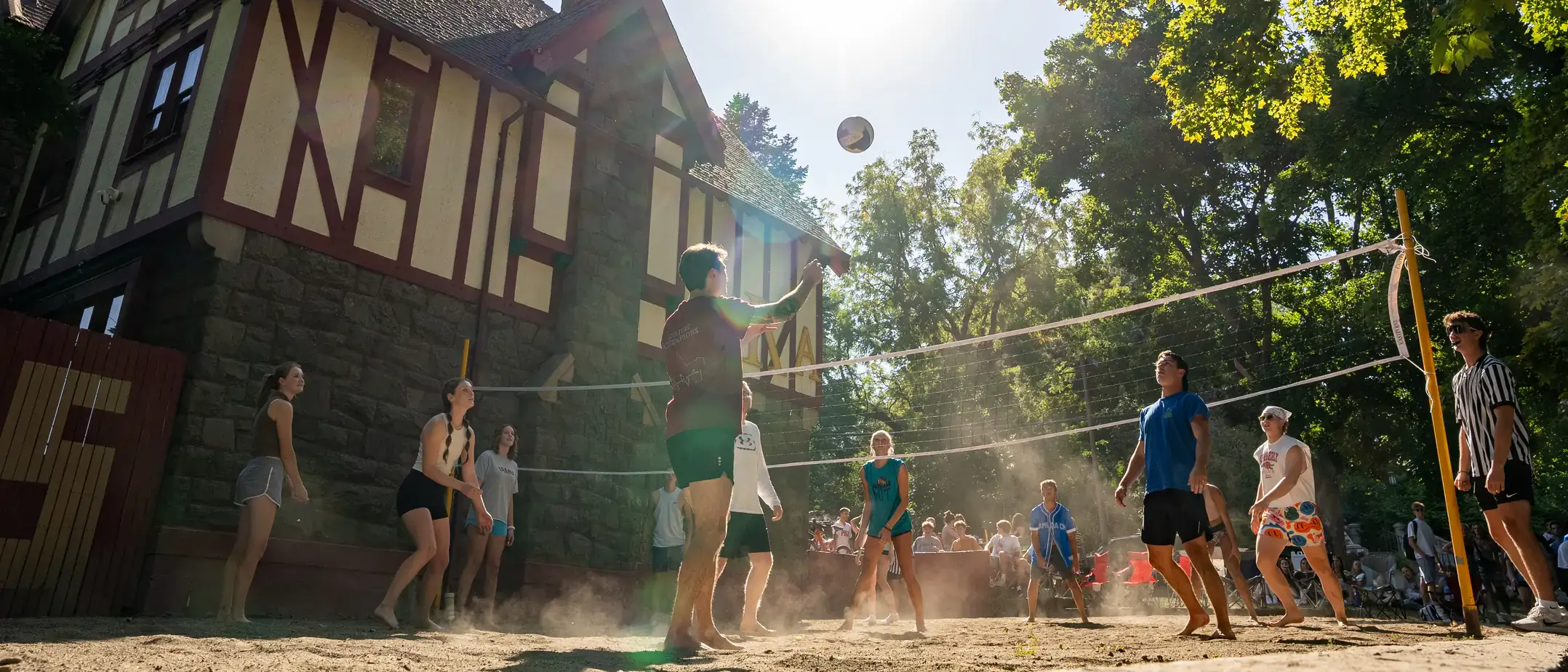 To kickoff Greek Week, Panhellenic, IFC, and MGC hosted a co-ed volleyball tournament.