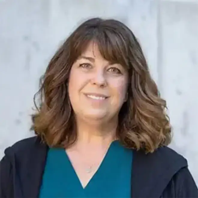 Portrait of Annette Folwell.