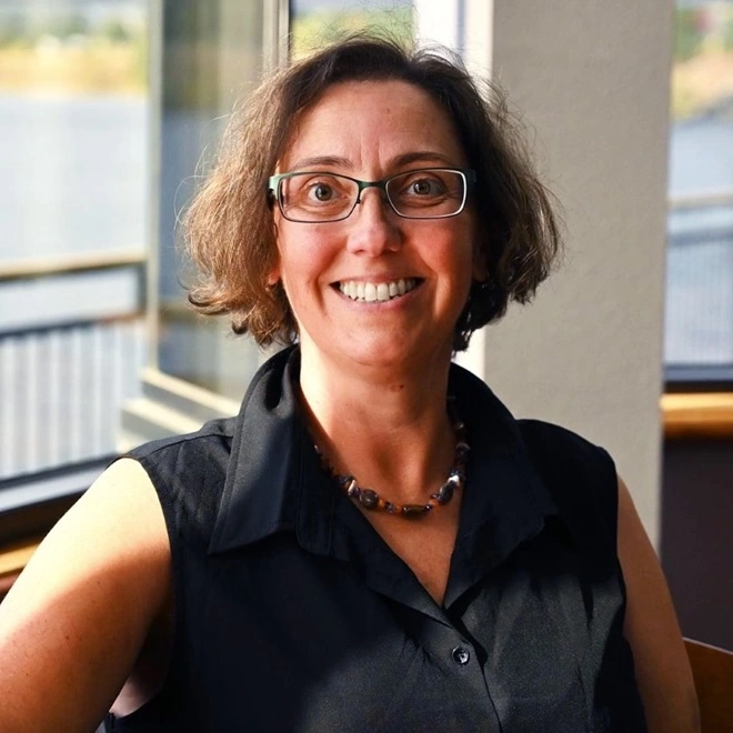 Portrait of Kirsten L. Pomerantz