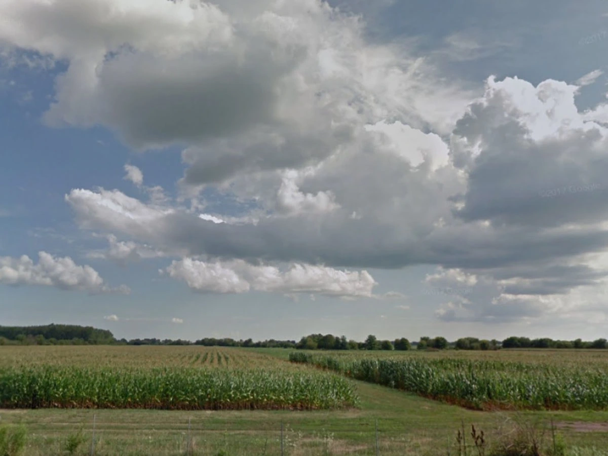 Aquoll udoll landscape in central Illinois