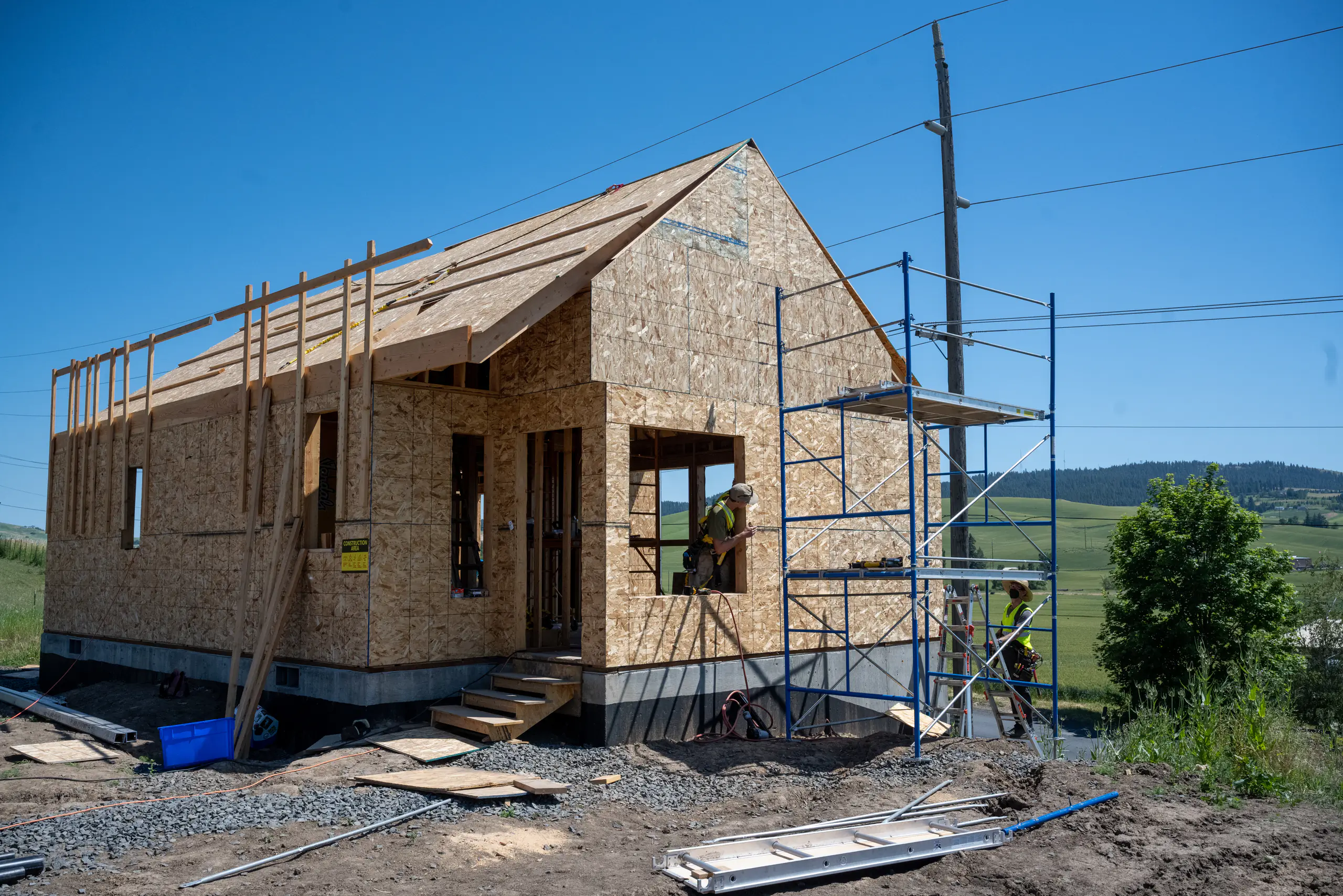 The College of Art and Architecture working with the Moscow Affordable Housing Trust to address the housing in Idaho. Vandal students, faculty and alumni have pivoted quickly to provide a solution.